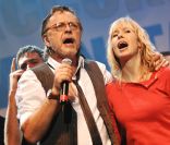 Renaud et son épouse Romane à Lyon le 18 novembre 2007.
