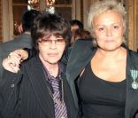 TONY KRANTZ, MURIEL ROBIN ET TONY GOMEZ  en 2007. MURIEL ROBIN ELEVEE AU RANG DE CHEVALIER DANS L' ORDRE DES ARTS ET DES LETTRES