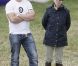  Mike Tindall était présent pour applaudir Toytown et réconforter sa femme Zara Phillips, au côté de la princesse Anne et du capitaine Mark Phillips, les parents de la royale rebelle... 
 Zara Phillips n'a pu contenir son intense émotion, le 7 août 2011 à Gatcombe Park, à l'heure de laisser partir son majestueux Toytown, 18 ans, avec lequel elle est devenue championne du monde d'eventing en 2006, à la retraite... 