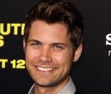 Drew Seeley lors de la première du film 30 minutes or less à Hollywood au cinéma The Grauman's Chinese Theatre à Hollywood le 8 août 2011 