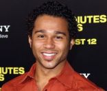 Corbin Bleu lors de la première du film 30 minutes or less à Hollywood au cinéma The Grauman's Chinese Theatre à Hollywood le 8 août 2011 