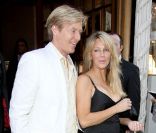 Après quatre ans d\'une relation épanouie, Heather Locklear et Jack Wagner (photo : lors d\'une soirée caritative à Londres le 3 août 2011) ont décidé de passer à la vitesse supérieure à l\'été 2011 : ils se sont fiancés !