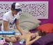 Geoffrey a offert de nombreux massage à Juliette dans la maison parallèle (quotidienne du samedi 13 août 2011).