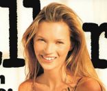 20 ans, et Kate Moss est déjà un mannequin très demandé avec une multitude de couvertures à son actif. La voici en couv' du magazine Allure pour son numéro de mai 1994. 