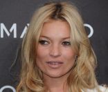 A 37 ans, Kate Moss déchaîne toujours autant les passions et l'intérêt des médias. Elle est la dernière top model. Paris, le 17 mai 2011. 