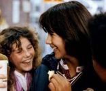 Pénélope et Vic, les deux héroïnes de la Boum !
