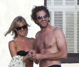 Gerard Butler passe un après-midi avec une jolie blonde très charmante à Malibu, samedi 13 août 2011.