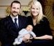  Le 8 décembre 2005, séance photo officielle à Skaugum pour la naissance du prince Sverre Magnus, avec son demi-frère Marius et sa soeur la princesse Ingrid Alexandra. 
 Le 25 août 2011, le prince héritier Haakon de Norvège et la princesse Mette-Marit doivent célébrer leurs noces d'étain : 10 années d'un mariage et d'un amour parfaitement sereins, après des débuts controversés... 