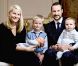  Le 8 décembre 2005, séance photo officielle à Skaugum pour la naissance du prince Sverre Magnus, avec son demi-frère Marius et sa soeur la princesse Ingrid Alexandra. 
 Le 25 août 2011, le prince héritier Haakon de Norvège et la princesse Mette-Marit doivent célébrer leurs noces d'étain : 10 années d'un mariage et d'un amour parfaitement sereins, après des débuts controversés... 