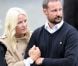  19 août 2010, prêts à récupérer la princesse Ingrid Alexandra après son premier jour d'école. 
 25 août 2001 - 25 août 2011 : 10 ans de mariage pour le prince héritier Haakon de Norvège et la princesse Mette-Marit... 