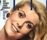 L'icône Catherine Deneuve posait en couverture du magazine  Elle  du 15 décembre 1966. 