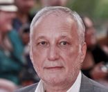 François Berléand pourrait prochainement se retrouver sur les planches pour interprêter Quadrille de Sacha Guitry sous la direction de Bernard Murat.