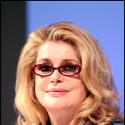 Catherine Deneuve : elle succombe à son vice en pleine conférence de presse !