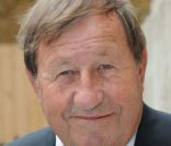 Guy Roux à la conférence de presse de rentrée d'Europe 1, au mini Palais à Paris, le 29 août 2011
