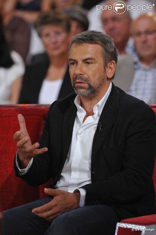 Philippe Torreton, lors de l'enregistrement de Vivement Dimanche avec Charles Aznavour, à Paris, le 31 août 2011