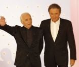 Charles Aznavour et Michel Drucker, lors de l'enregistrement de Vivement Dimanche avec Charles Aznavour, à Paris, le 31 août 2011