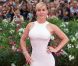 Kate Winslet en Stella McCartney lors de l'avant-première de Mildred Pierce au festival de Venise le 2 septembre 2011