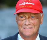 Le champion de Formule 1 Niki Lauda en 2003