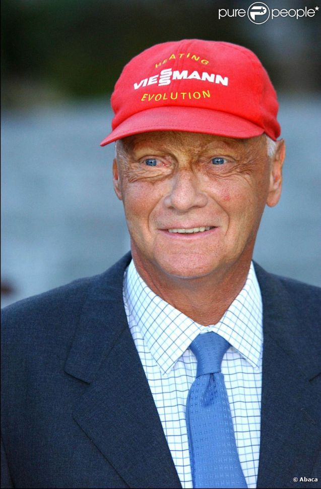 Le champion de Formule 1 Niki Lauda en 2003