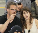 Matthew Perry a assisté à la victoire de Roger Federer sur Jo-Wilfried Tsonga le 8 septembre 2011 lors de l'US Open 2011 avec Lizzy Caplan dont il semblait très proche... 