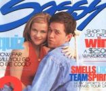 Les acteurs Reese Witherspoon et Mark Wahlberg, en couverture de Sassy. Mai 1996.<br />