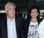 Anne Sinclair et Dominique Strauss-Kahn à l'aéroport de New York, direction Paris, le 3 septembre 2011.