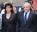 Anne Sinclair et Dominique Strauss-Kahn au tribunal, à New York, le 6 juin 2011.