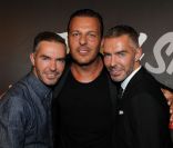 Jean-Roch, entouré de Dean et Dan de DSquared, au VIP Room à Paris, samedi 1er  octobre, à l'occasion de la soirée Diesel.