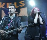Jamie Hince et Alison Mosshart se produisent sur la scène du VIP Room, samedi 1er  octobre, à l'occasion de la soirée Diesel.