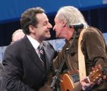 Didier Barbelivien et Nicolas Sarkozy, à Lille, le 28 janvier 2005.