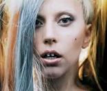 Lady Gaga pour l'ouverture du défilé Thierry Mugler, prêt-à-porter printemps-été 2012, à Paris, le 28 septembre 2011.