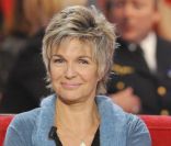 Véronique Jannot lors de l\'enregistrement de l\'émission Vivement Dimanche en mars 2011<br />