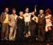  A l'heure du salut... 
 Jeudi 6 octobre 2011, Cabaret revenait à Paris après y avoir triomphé de 2006 à 2008, et accueillait les premiers visiteurs du Kit Kat Club, avec son nouveau maître de cérémonie Emmanuel Moire (Emcee), ses tigresses et l'incontournable Claire Pérot (Sally Bowles). 