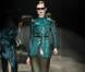  Un mannequin sur le podium de Gucci, lors du défilé automne-hiver 2011-2012. Milan, le 23 février 2011. 