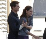 Katie Holmes rend visite à Tom Cruise sur le tournage de son film One Shot à Pittsburgh le 7 octobre 2011