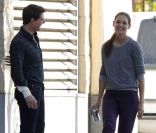 Katie Holmes rend visite à Tom Cruise sur le tournage de son film One Shot à Pittsburgh le 7 octobre 2011