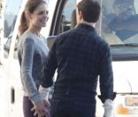 Katie Holmes rend visite à Tom Cruise sur le tournage de son film One Shot à Pittsburgh le 7 octobre 2011