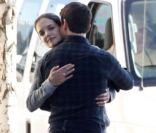 Après 5 ans de mariage, Katie Holmes et Tom Cruise s\'aiment toujorus autant. Pittsburgh le 7 octobre 2011