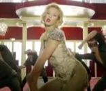 Lorie danse dans son clip Dita