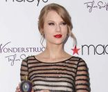Taylor Swift présente son parfum Wonderstruck à New York, le 13 octobre 2011.