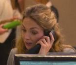 Claire Keim au bureau dans le téléfilm Dans la peau d\'une grande, diffusé jeudi 27 octobre 2011 sur M6