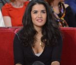 Sabrina Ouazani lors de l'enregistrement de Vivement dimanche à Paris (diffusion le 23 octobre 2011)