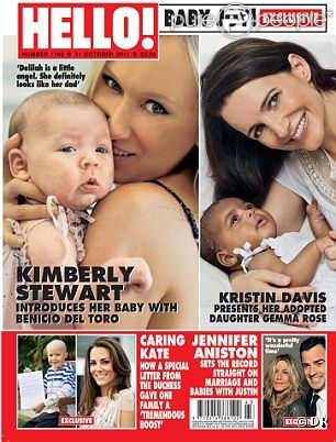La couverture du magazine Hello - octobre 2011