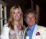 Rod Stewart et Penny Lancaster en juillet 2011 à Londres 