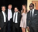 Brian Grazer, Donald Trump, Brett Ratner, Melania Trump et Sean Combs lors de l'avant-première du Casse de Central Park, à New York le 24 octobre 2011
