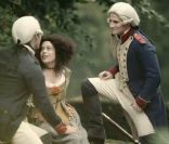  Solène, jouée par Nathalia, mènera la révolte des femmes. En attendant... 
 Rod Janois crève l'écran de son charisme dans le clip de  Ça ira mon amour , premier extrait du spectacle musical  1789 - Les Amants de la Bastille . On y découvre également les visages de certains protagonistes de la fresque... 