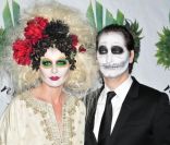 Debra Messing et Daniel Zelman lors du gala d'Halloween au profit du New York restoration project de Bette Midler à New York le 28 octobre 2011  