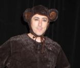 Alan Cumming lors du 16e gala d'Halloween au profit du New York restoration project de Bette Midler à New York le 28 octobre 2011 dans l'enceinte de l'hôtel Waldorf Astoria  