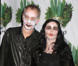  John McEnroe et Patti Smith lors du 16e gala d'Halloween au profit du New York restoration project de Bette Midler à New York le 28 octobre 2011 dans l'enceinte de l'hôtel Waldorf Astoria 