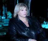 La sympathique Laurence Boccolini prend les commandes de Zone Paranormale tourné dans un cimetière 